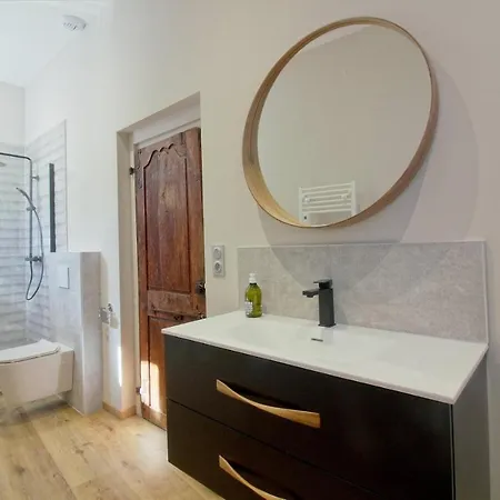 Konukevi Maison D'hotes Le Couvent